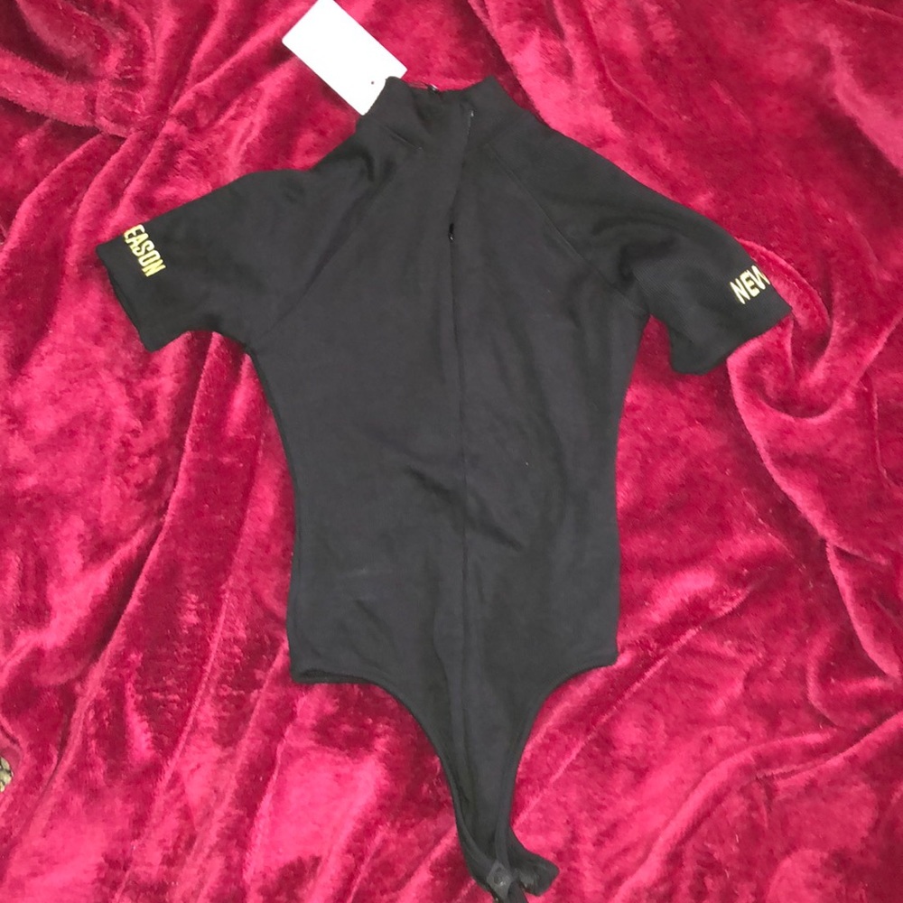 Misguided High neck zip front sleeve bodysuit